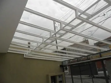 Cobertura em Policarbonato Compacto Transparente Ventilada Garagem Residencial