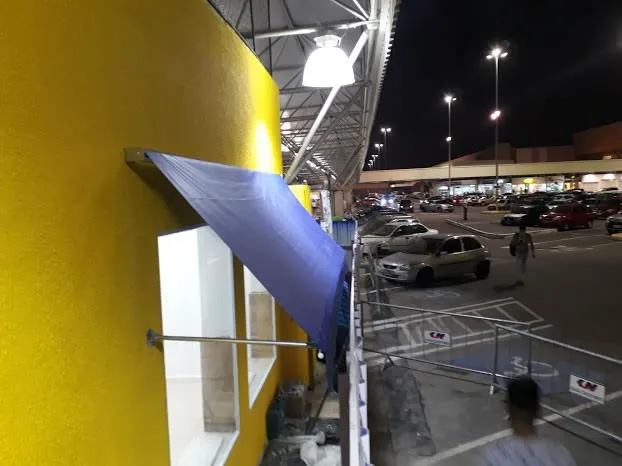 Toldo em Lona Comercial Azul Retrátil